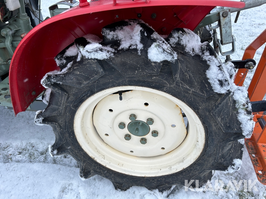 Traktor Yanmar YM1510D med skopa, betesputs & vägsladd