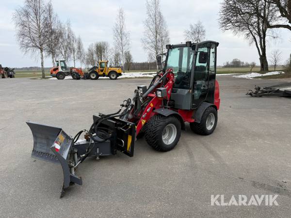 Hjullastare Weidemann 1160 med vikplog, skopa & gafflar