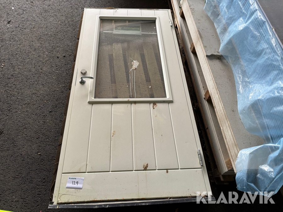 Ytterdörr med karm 1st