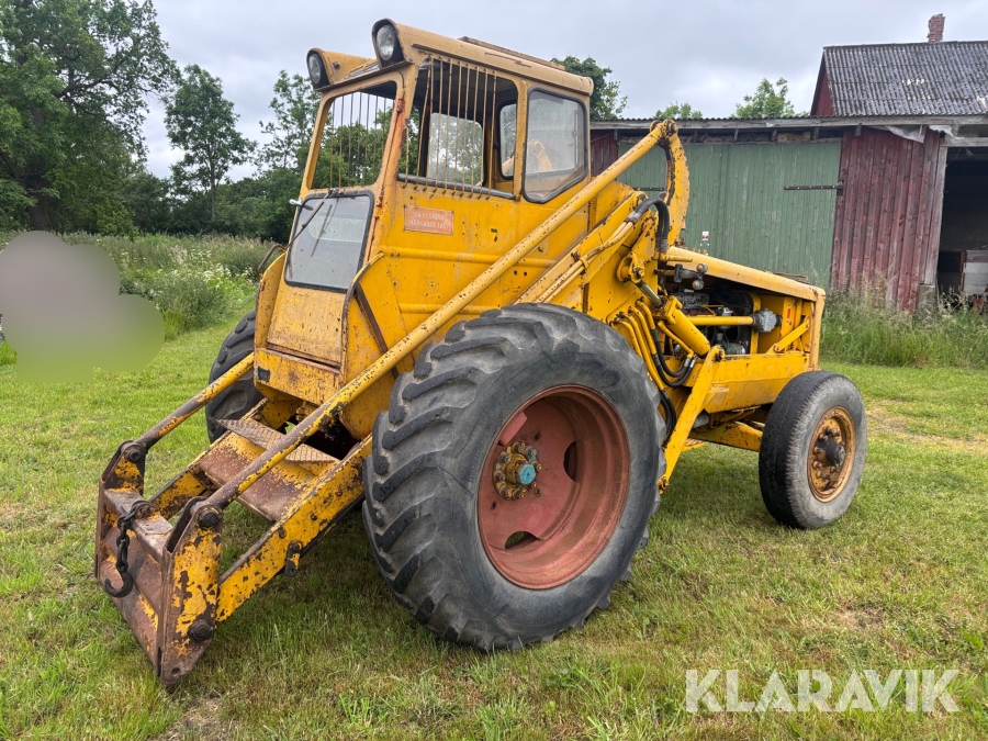 Baklastare Volvo BM 218 TD med redskap