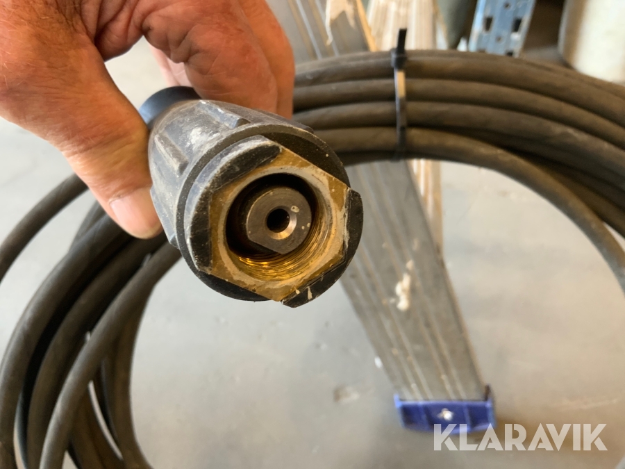 Rensslang ca 20 m till Kärcher med skruvfäste