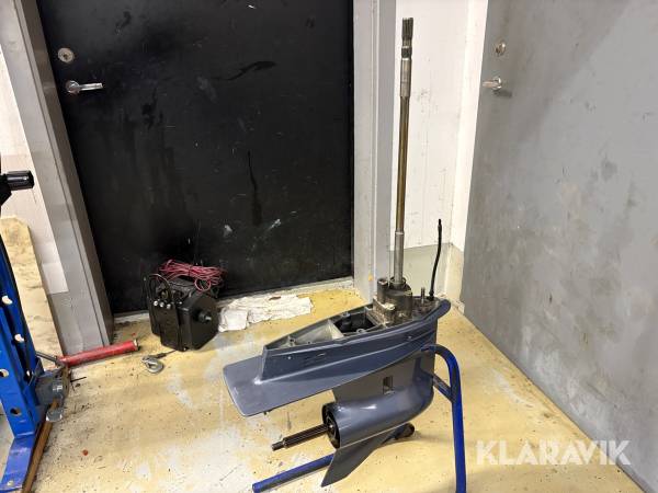 Underhus Yamaha F 100