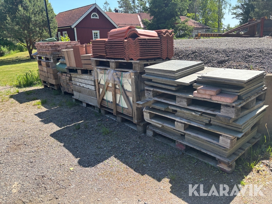 Parti med blandad sten & takpannor