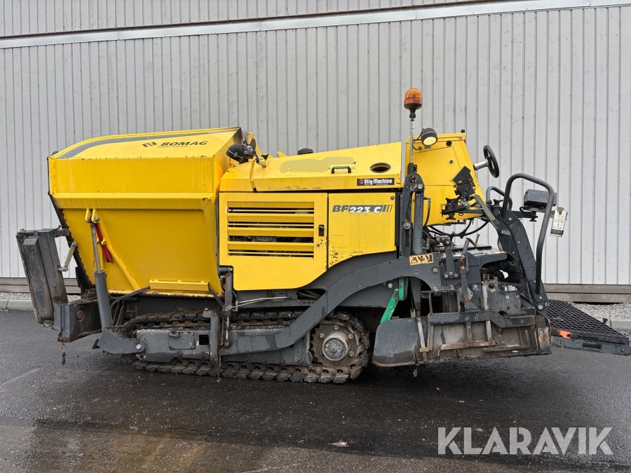 Asfaltsläggare Bomag BF 223 C