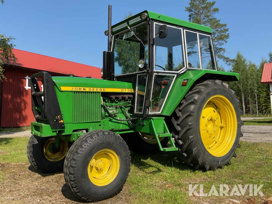 Traktor John Deere 2130