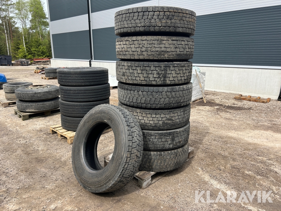 Lastbilsdäck Nokian & Bridgestone 8 st 