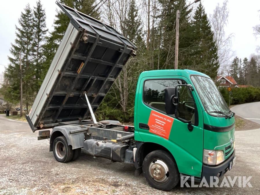 Flakbil med tipp Toyota Dyna manuell 136hk 2011