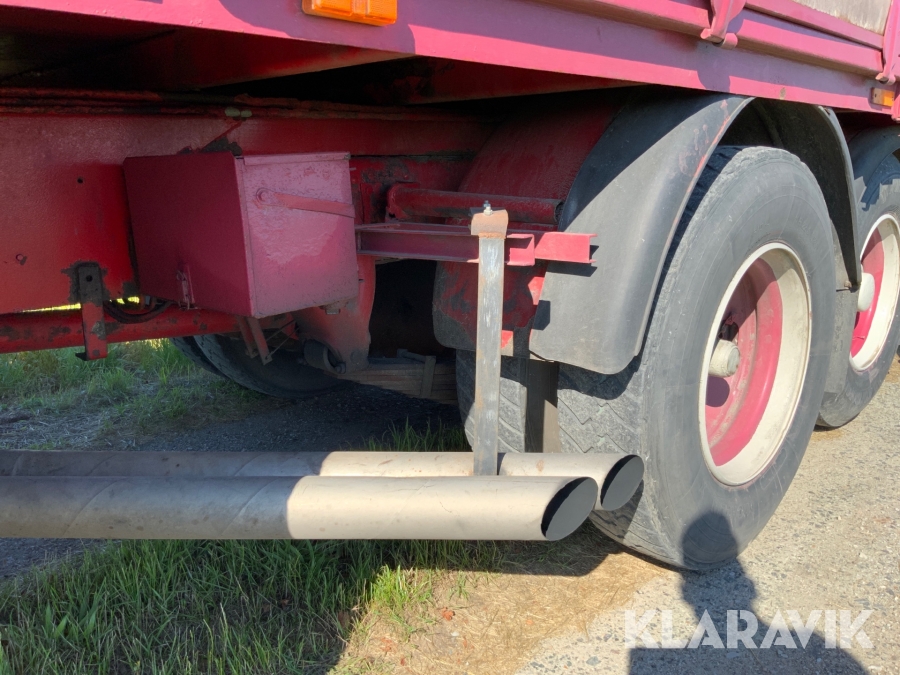 Veteranlastbil Scania 141 med kran & jibb