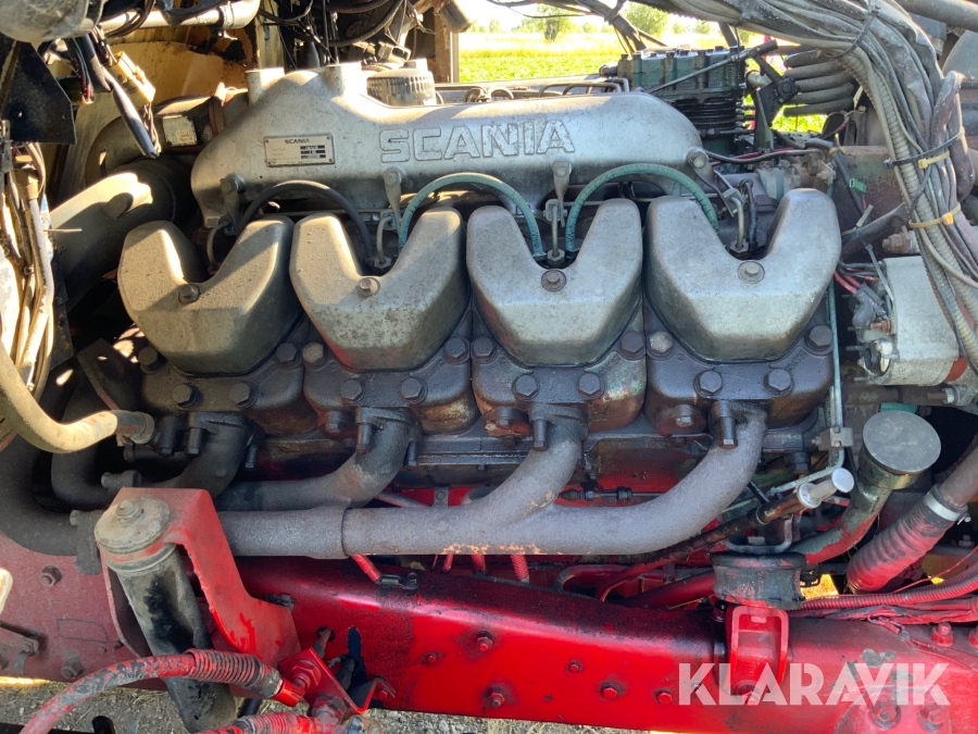 Veteranlastbil Scania 141 med kran & jibb