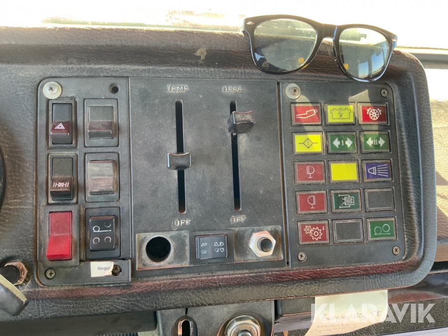 Veteranlastbil Scania 141 med kran & jibb