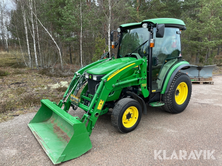Kompakttraktor John Deere 3720 med tillbehör