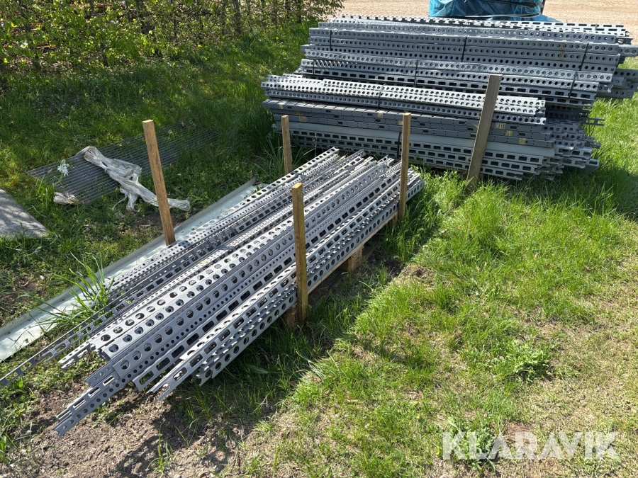 Diverse Armeringslinjaler - Totalt 3 pallar / häckar