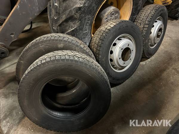 Dubbdäck Iveco Continental/ Nokian 225/75R16C