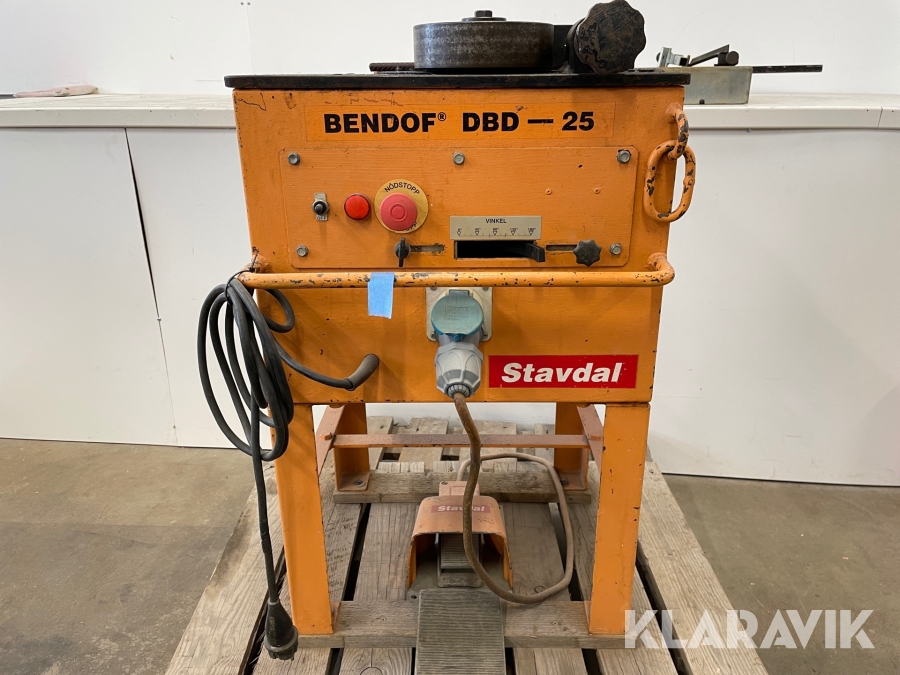 Bockmaskin Bendof DBD25 med bygelbock tillsats