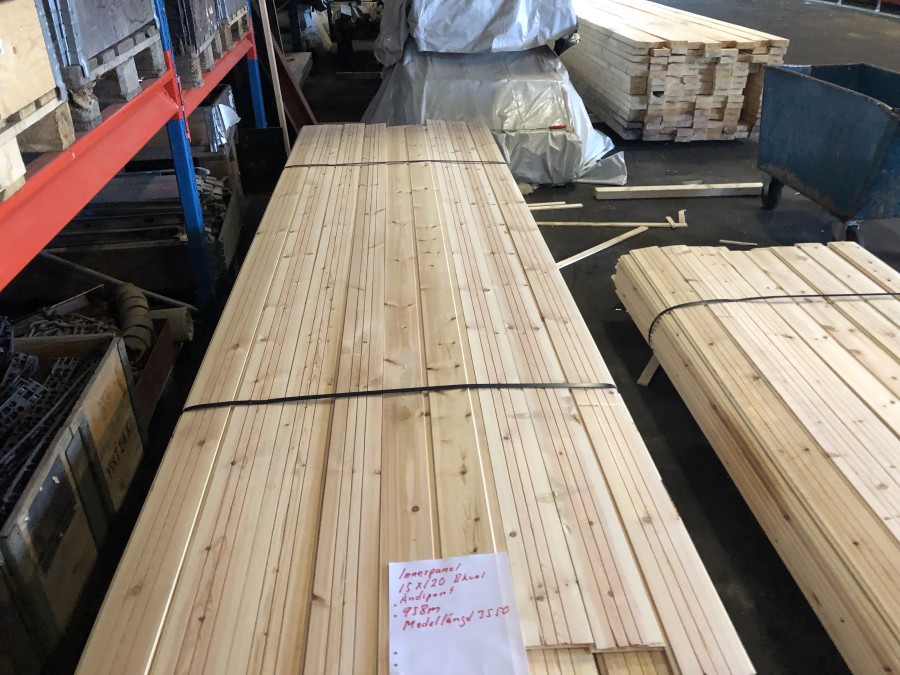 Innerpanel ändspont 