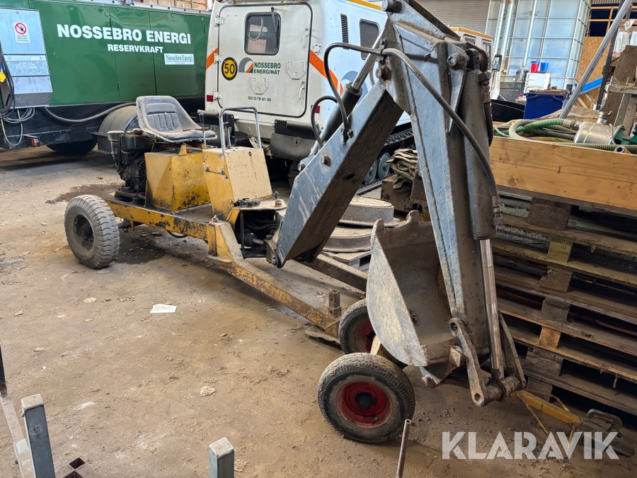 Grävmaskin Digger diesel. Med 3 skopor