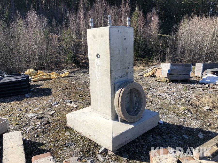 Kontaktledningsfundament S:T Eriks med bultar