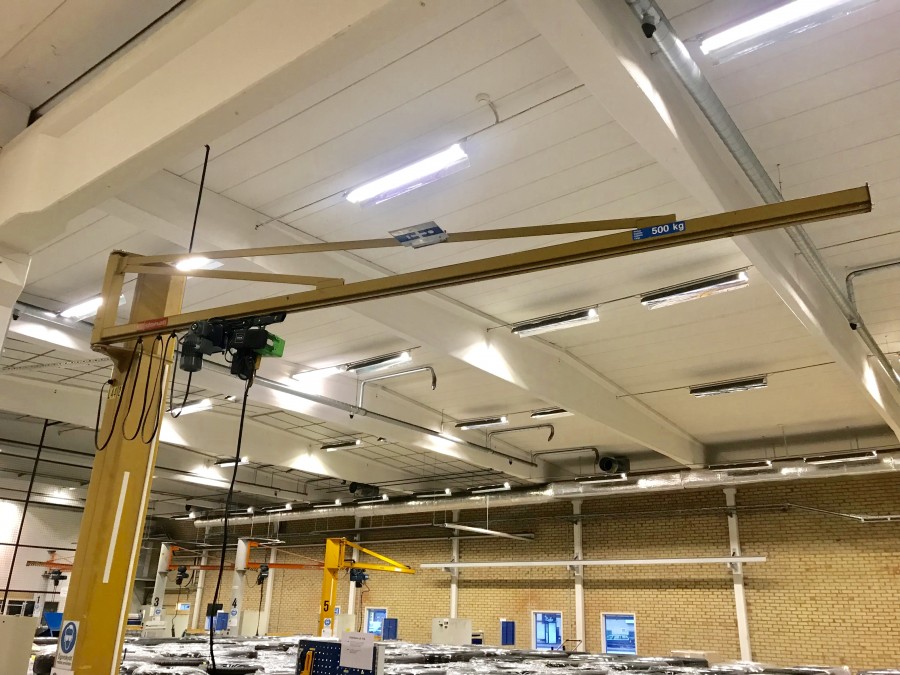 Pelarsvängkran 500 kg