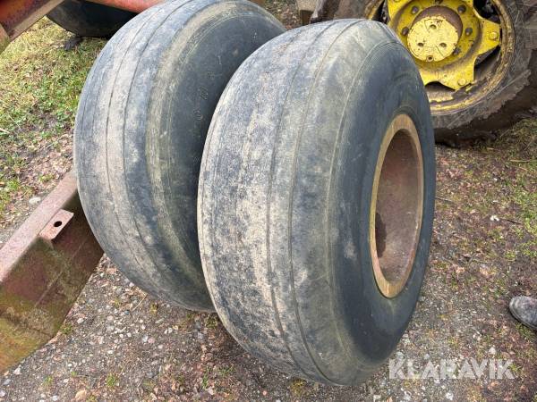 Däck med fälg 30 PLY 4st