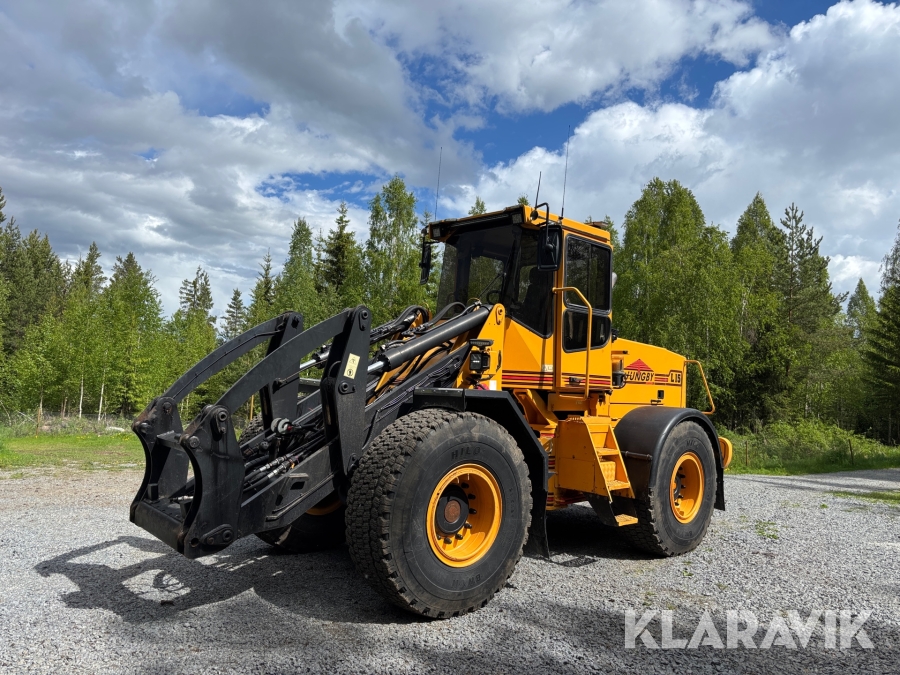 Hjullastare Ljungby Maskin L15 med vikplog & Sandspridare