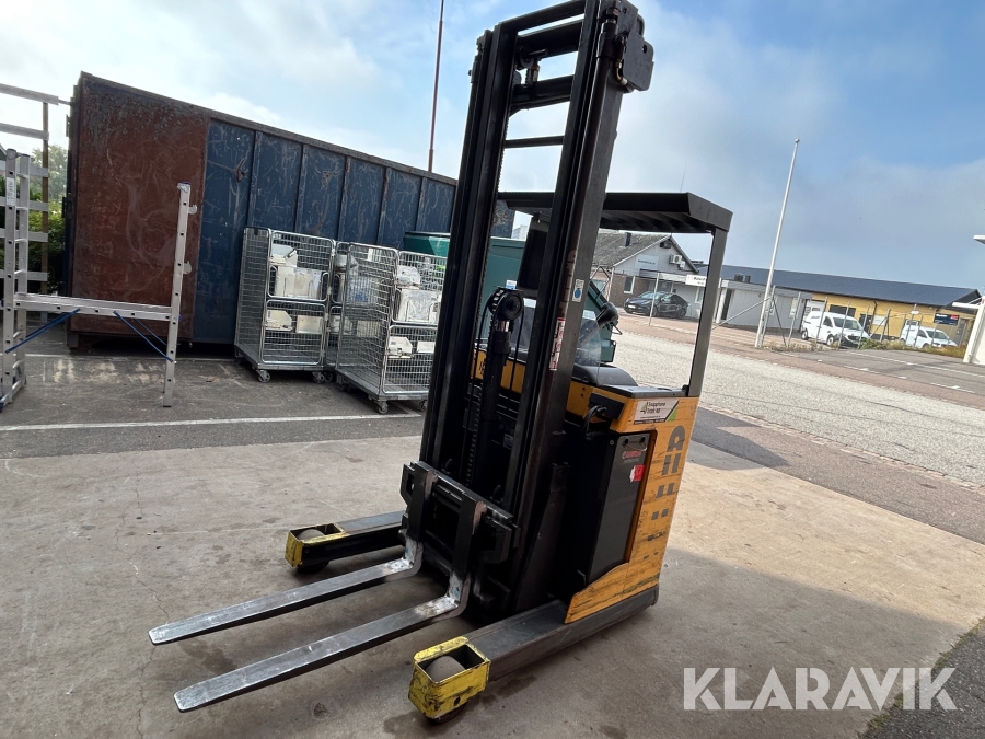 Skjutstativtruck Atlet UNS140DTFVRC675