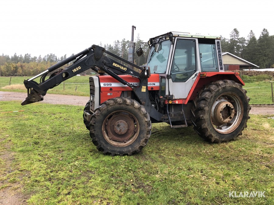 Traktor Massey Ferguson 699 4WD med lastare 