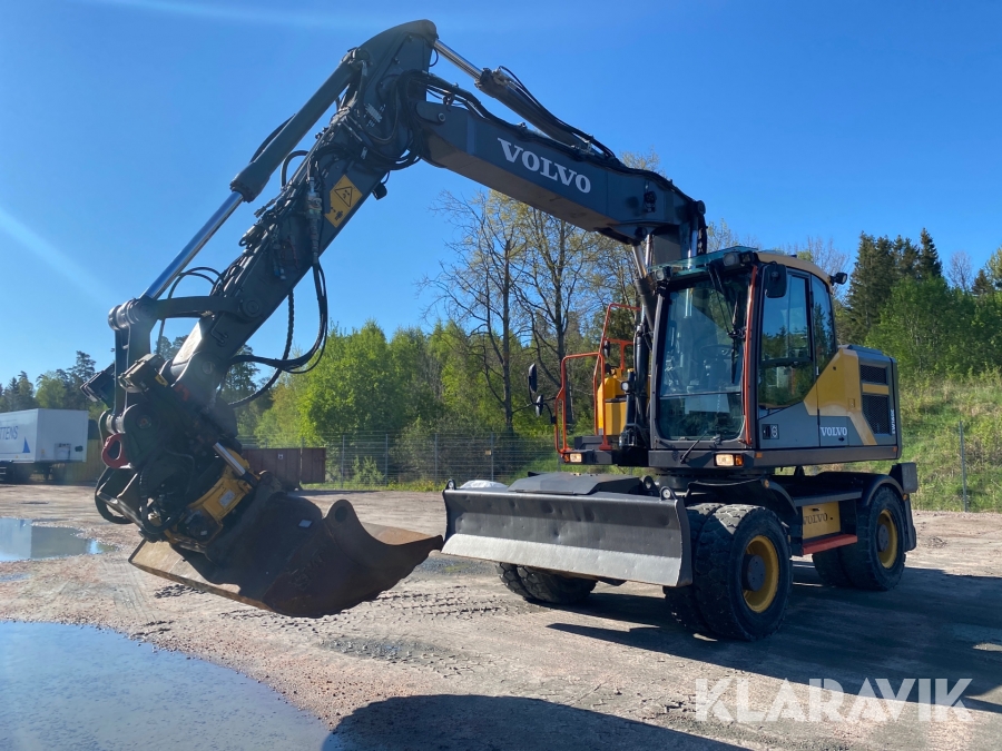 Hjulgrävare Volvo EW 160E med flera redskap