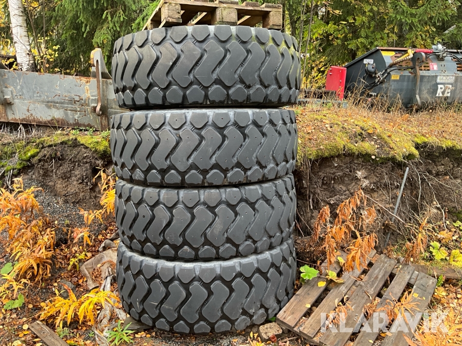 Entreprenaddäck Michelin 20.5R25 med fälg
