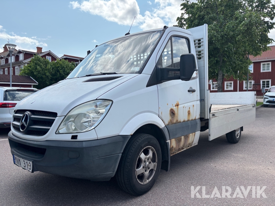 Lätt lastbil Mercedes-Benz 211 CDI