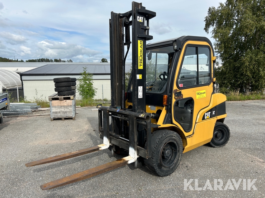 Truck CAT DP30N