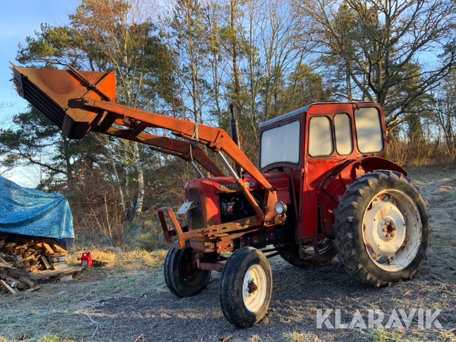 Traktor Nuffield 342 -63, med lastare +  2 skopor
