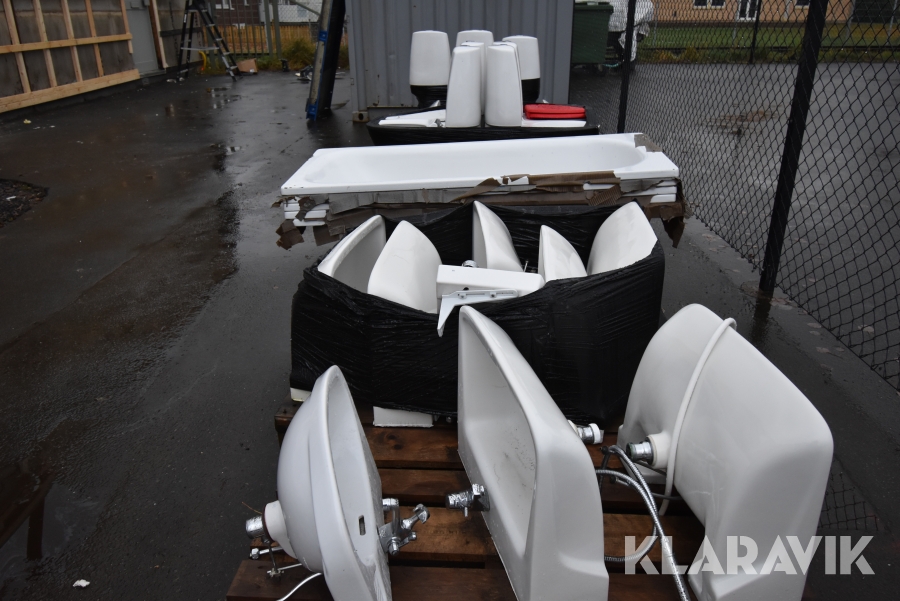 Sanitetsporslin med mera IFÖ med flera VC & Tvättfat / Badkar 23 st