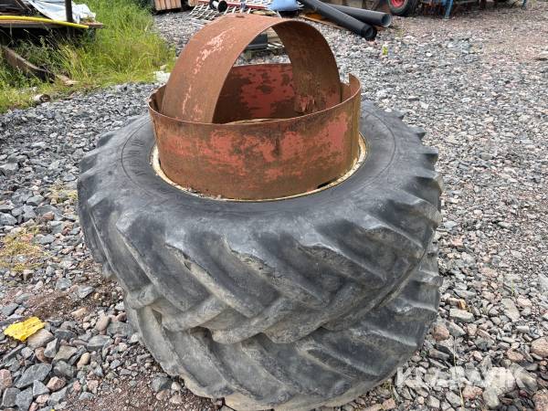 Dubbelmontage Goodyear 18.4/15-34 med ringar 2st