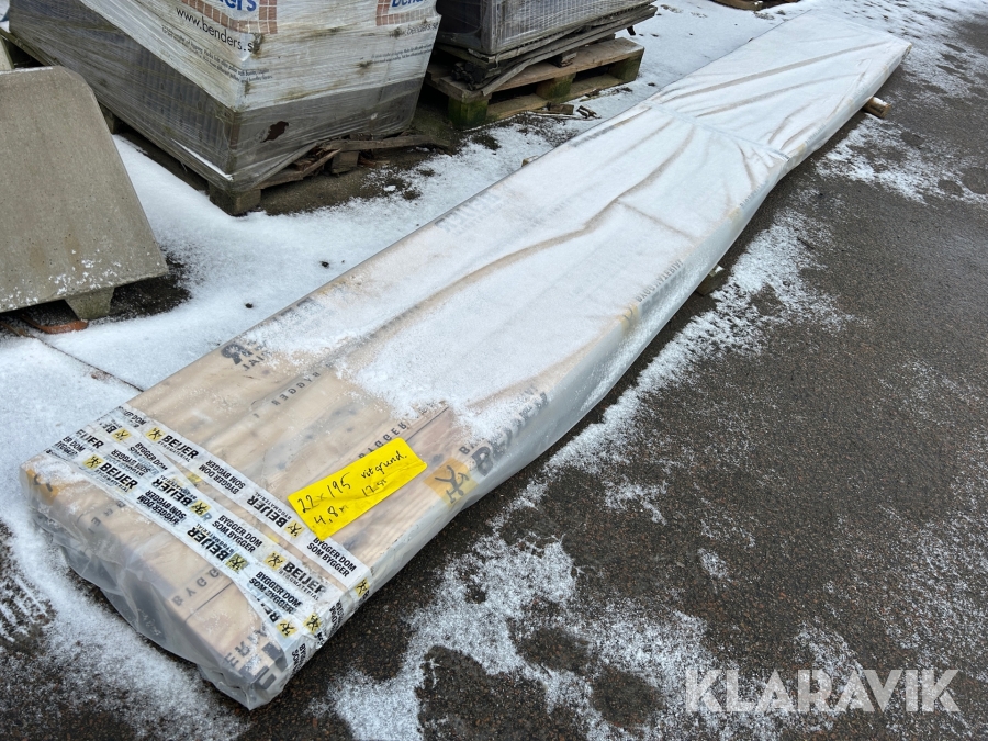 Klädselbräda vitgrundmålad 12 st