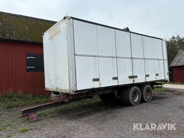 Skåpsläp till traktor boogie