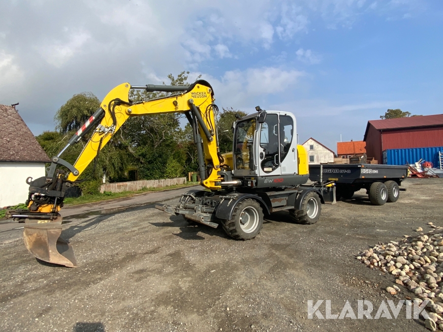 Hjulgrävmaskin Wacker Neuson EW100 med vagn och redskap
