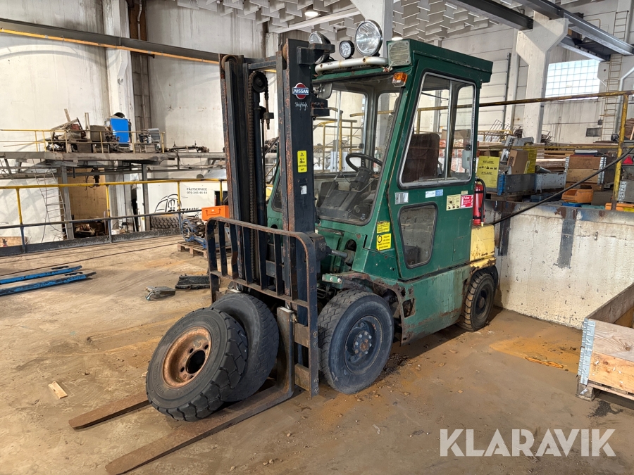 Gasoltruck Nizzan PF02A25U Bo-Bo Cabin