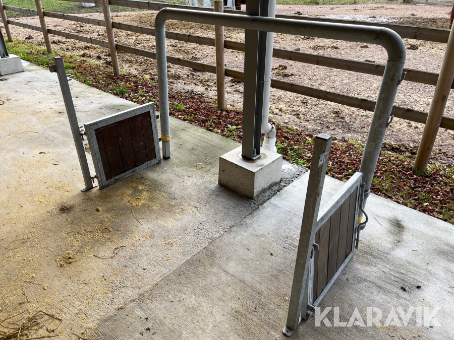 Undersökningsspilta med öppningsbar fram- och bakdörr