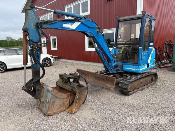 Grävmaskin Kobelco SK032 med skopor