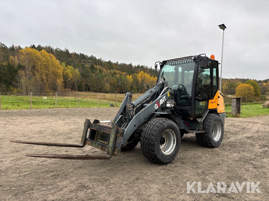 Hjullastare Giant V6004 x-tra med gafflar