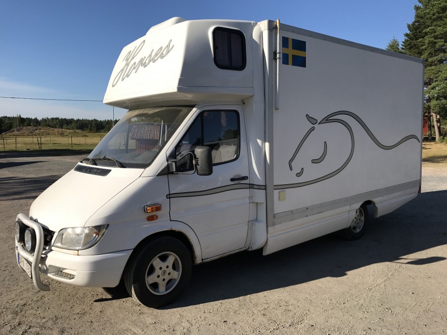 Hästbuss med sovhytt