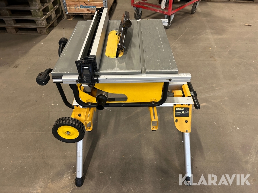 Klyvsåg 1 st och sågbänk 1 st Dewalt DW 745 / DE 7400