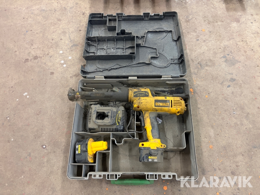 Fettspruta Dewalt DC540