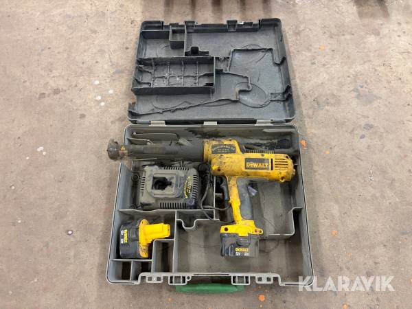 Fettspruta Dewalt DC540