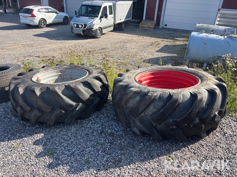 Däck & fälg Trelleborg Twin 422 600/65R34 2 st