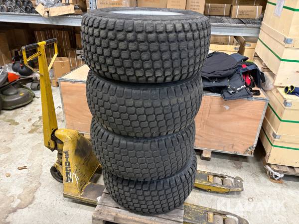 Entreprenadäck Trelleborg 320/55-15