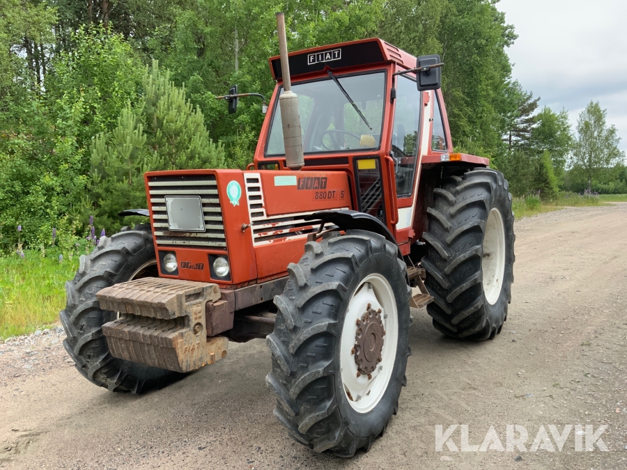 Traktor Fiat 880 DT 5