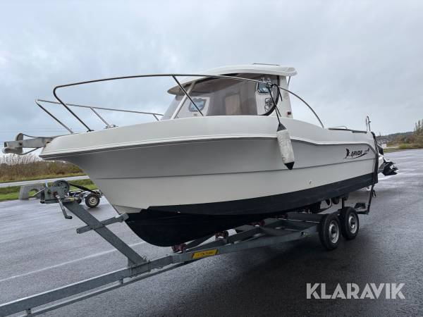 Kabinbåt Arvor 215