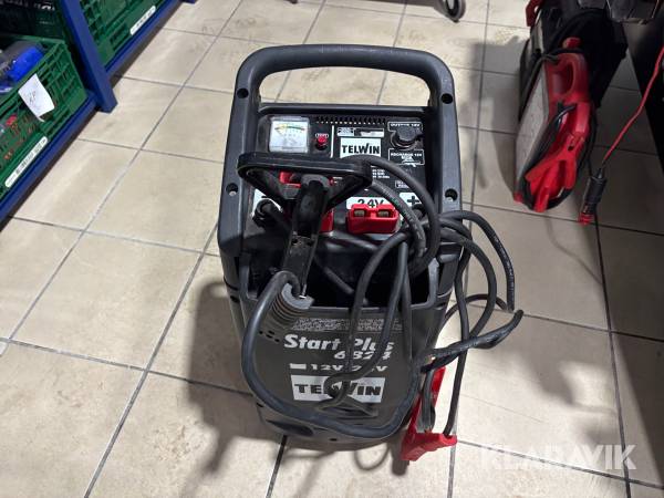 Startbooster/billaddare Telwin Start plus 6824