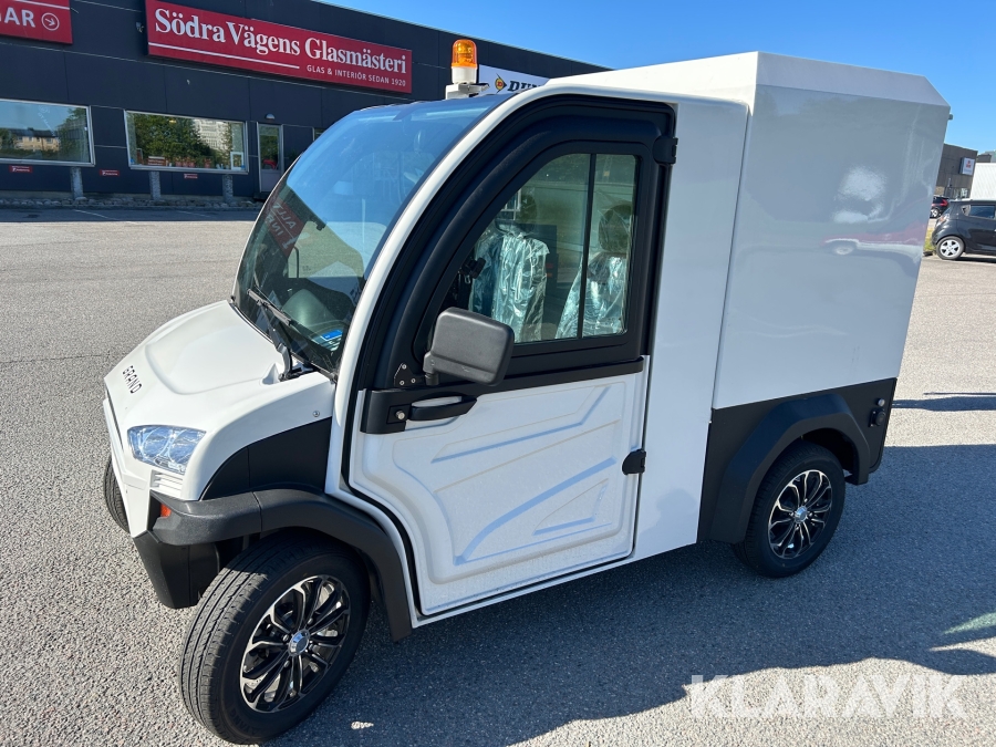 Arbetsfordon Grand med plåtskåp klass 2